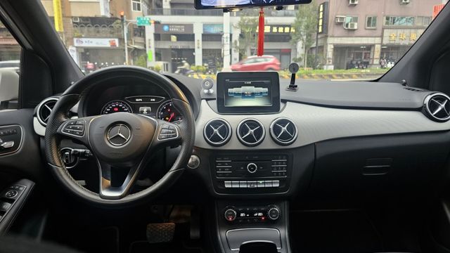 B-CLASS W246  第11張相片