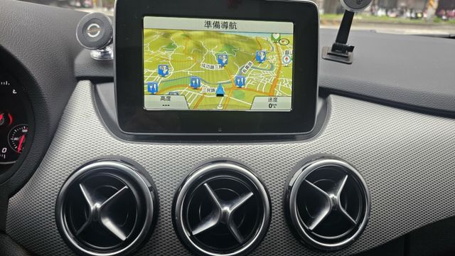 B-CLASS W246  第16張相片