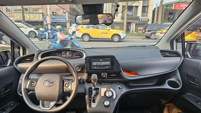 SIENTA  第8張相片