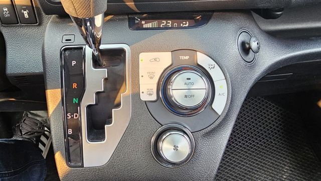 SIENTA  第18張相片