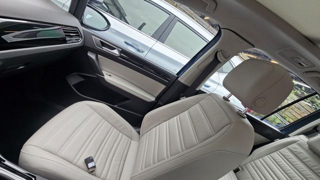 TOURAN  第16張相片