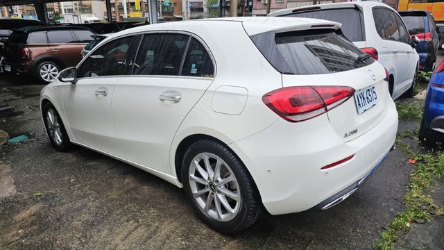 A-CLASS SEDAN V177  第3張相片