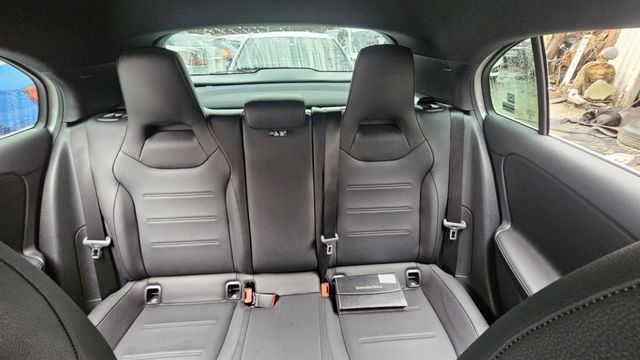 A-CLASS SEDAN V177  第16張相片
