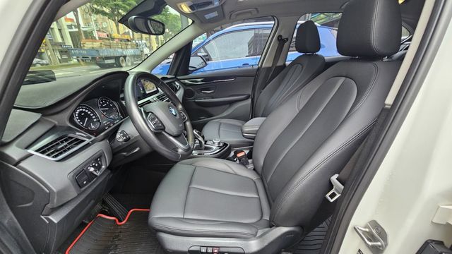 2 SERIES ACTIVE TOURER  第5張相片