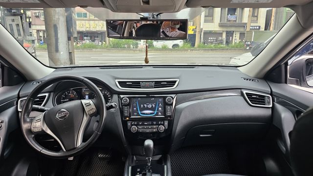 X-TRAIL  第8張相片