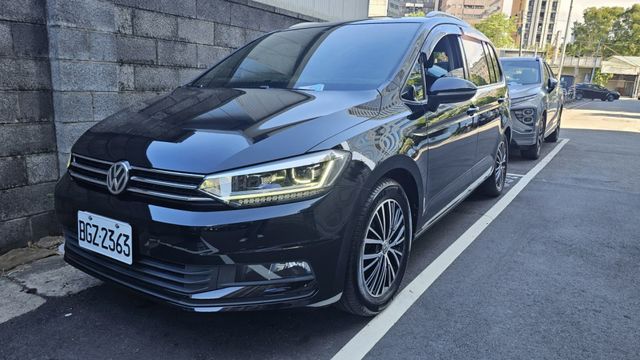 TOURAN  第2張相片