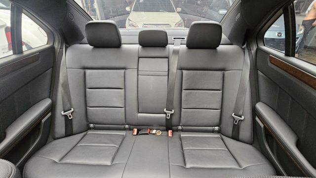 E-CLASS W212  第17張相片