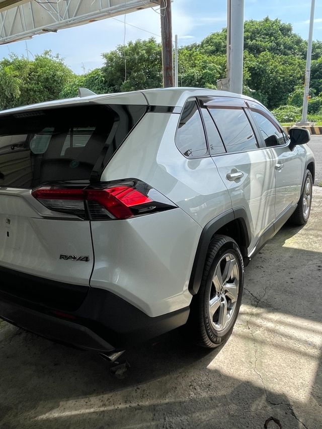 TOYOTA豐田 RAV4  第2張相片