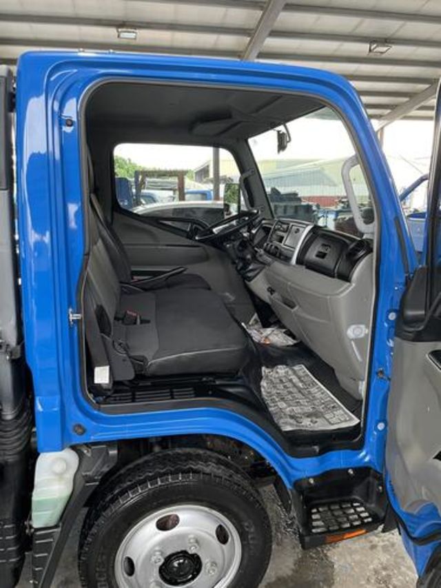 MITSUBISHI三菱 CANTER  第7張相片