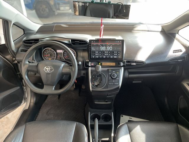 TOYOTA豐田 WISH  第8張相片