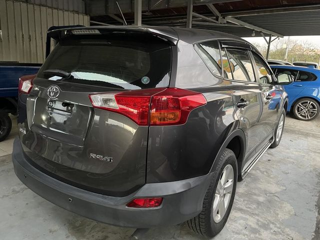 TOYOTA豐田 RAV4  第2張相片