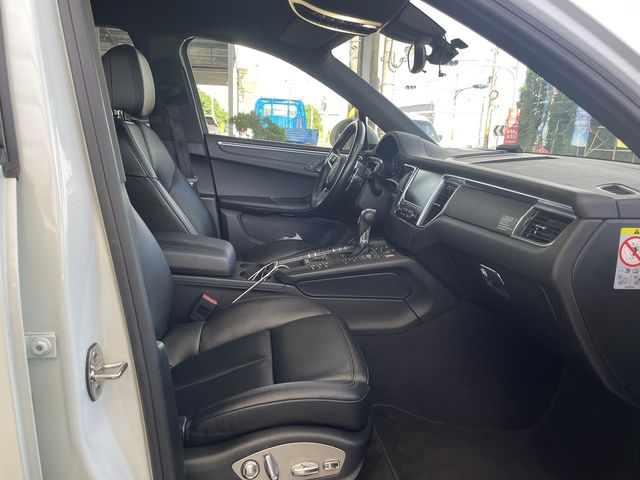 PORSCHE保時捷 MACAN  第6張相片