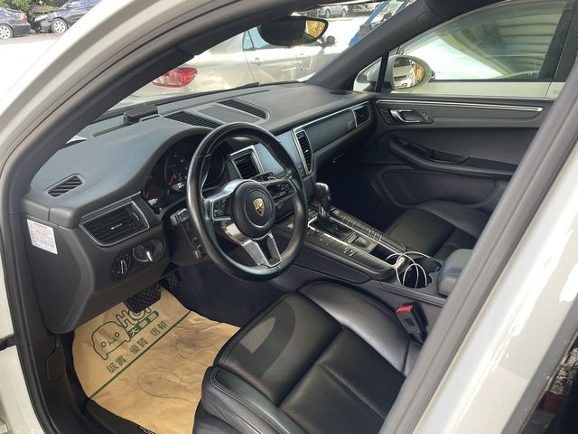 PORSCHE保時捷 MACAN  第9張相片