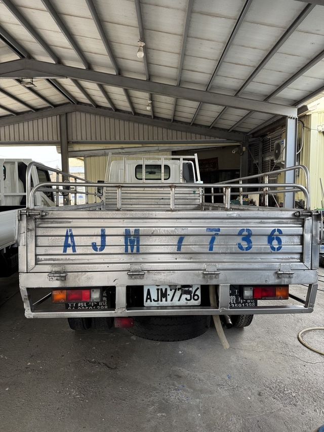 MITSUBISHI三菱 CANTER  第4張相片