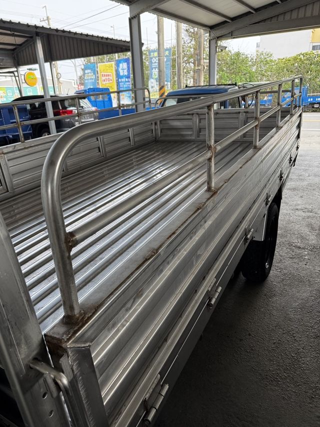 MITSUBISHI三菱 CANTER  第6張相片