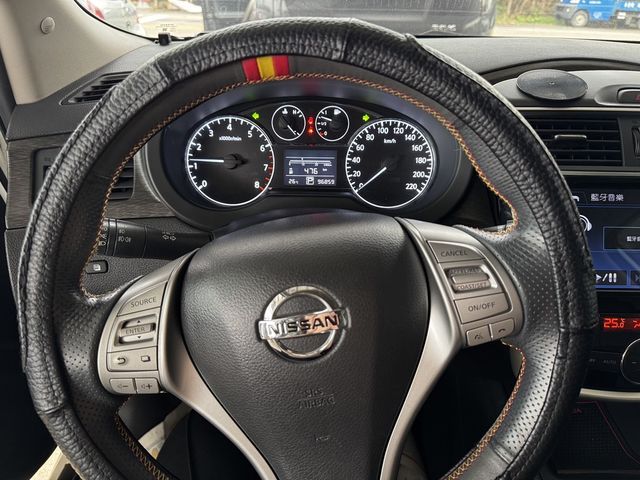 NISSAN日產 TIIDA  第5張相片