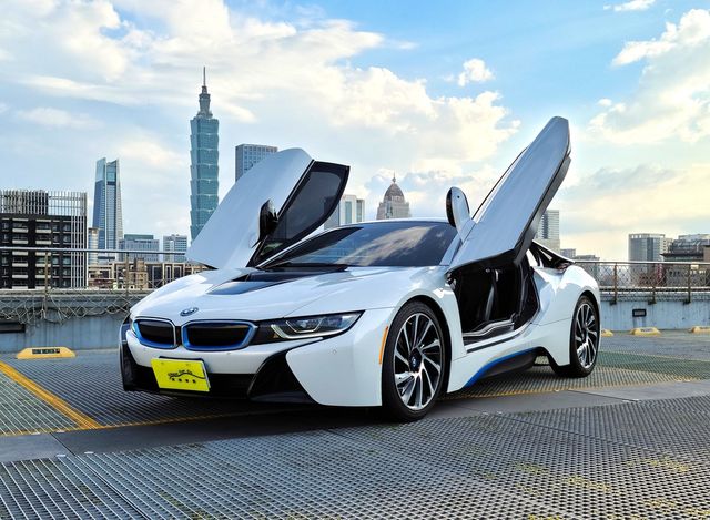 Bmw 寶馬i8 中古車的價格 Findcar 找車網