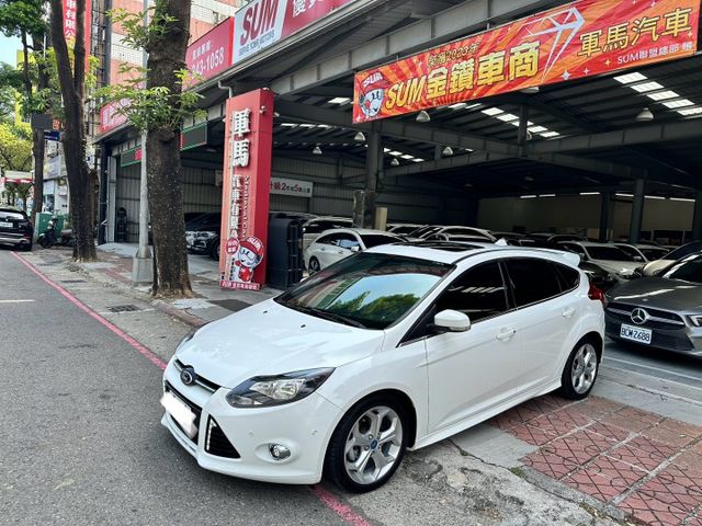 ♞小改款有自動停車♞2.0頂級五門運動版♞認證車可全貸♞  第1張相片
