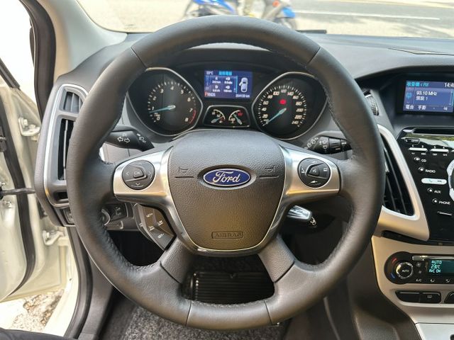 ♞小改款有自動停車♞2.0頂級五門運動版♞認證車可全貸♞  第13張相片