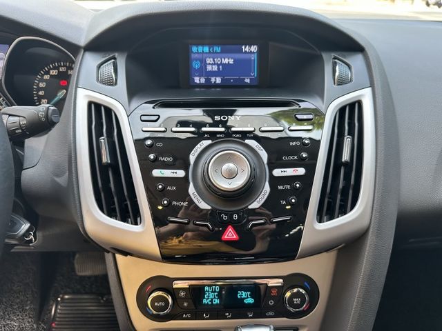♞小改款有自動停車♞2.0頂級五門運動版♞認證車可全貸♞  第14張相片