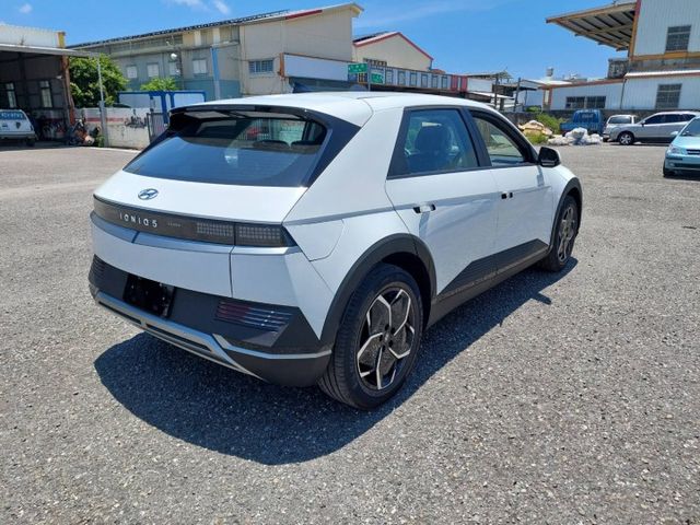 ♞全新領牌車♞2024年3月出廠♞EV400新車價159.9萬♞現折9.9萬♞  第3張相片