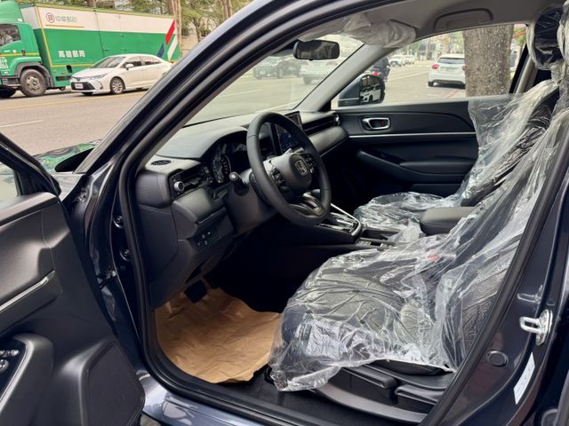 ♞2024.1月領牌 HR-V 尊榮版♞里程僅跑4公里♞ACC主動跟車+車道變換輔助+電尾門♞認證車可全貸♞  第5張相片