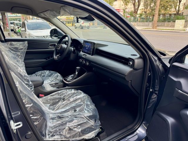 ♞2024.1月領牌 HR-V 尊榮版♞里程僅跑4公里♞ACC主動跟車+車道變換輔助+電尾門♞認證車可全貸♞  第7張相片