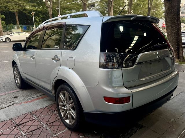 ♞奧蘭德2WD 精緻型♞ 一年僅跑一萬公里♞定速巡航+倒車顯影+抬頭顯示器+免鑰匙啟動♞認證車可全貸♞  第4張相片