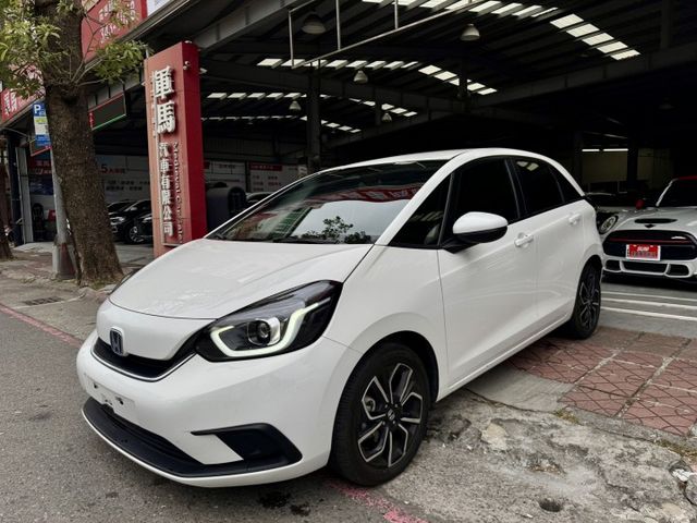 ♞油電款僅跑1萬多公里♞ACC自動跟車+車道維持輔助+IKEY免鑰匙♞新車保固中♞認證車可全貸♞  第1張相片