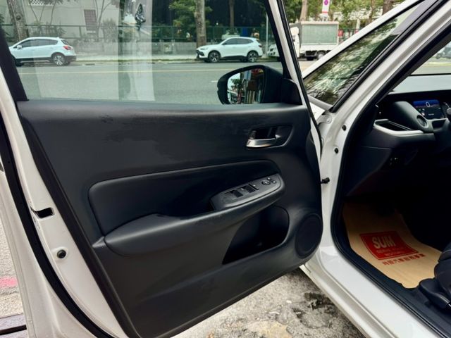 ♞油電款僅跑1萬多公里♞ACC自動跟車+車道維持輔助+IKEY免鑰匙♞新車保固中♞認證車可全貸♞  第6張相片