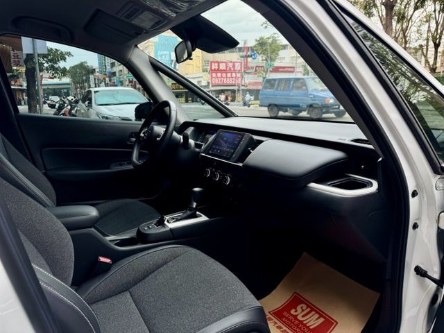 ♞油電款僅跑1萬多公里♞ACC自動跟車+車道維持輔助+IKEY免鑰匙♞新車保固中♞認證車可全貸♞  第8張相片