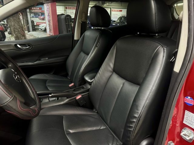 ♞車況極佳 內裝外觀如新♞IKEY免鑰匙+光感應頭燈+定速巡航+倒車顯影♞五大保固♞認證車可全貸♞  第7張相片