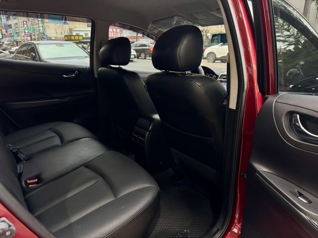 ♞車況極佳 內裝外觀如新♞IKEY免鑰匙+光感應頭燈+定速巡航+倒車顯影♞五大保固♞認證車可全貸♞  第11張相片
