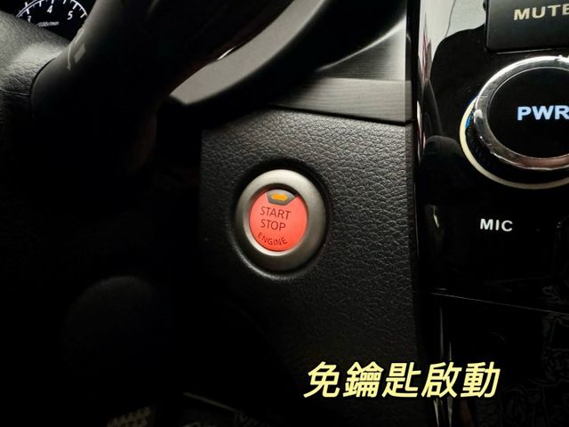 ♞車況極佳 內裝外觀如新♞IKEY免鑰匙+光感應頭燈+定速巡航+倒車顯影♞五大保固♞認證車可全貸♞  第13張相片