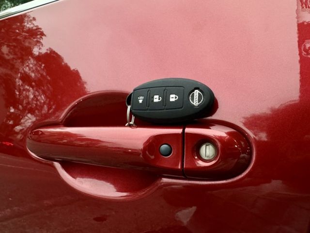 ♞車況極佳 內裝外觀如新♞IKEY免鑰匙+光感應頭燈+定速巡航+倒車顯影♞五大保固♞認證車可全貸♞  第14張相片