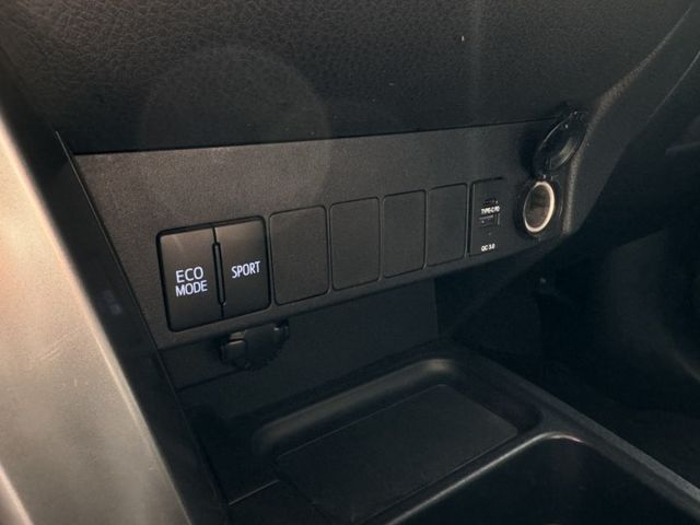 ♞經典版*全程原廠保養♞胎壓監控+LED頭尾燈+後座分離傾倒♞里程保證實跑11萬公里♞認證車可全貸♞  第9張相片