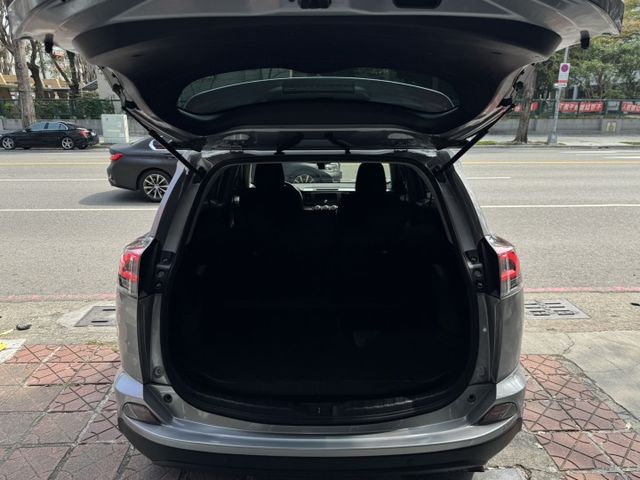 ♞經典版*全程原廠保養♞胎壓監控+LED頭尾燈+後座分離傾倒♞里程保證實跑11萬公里♞認證車可全貸♞  第11張相片