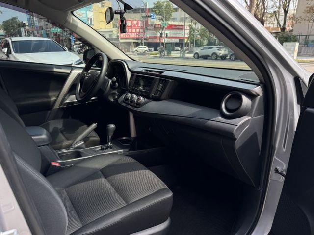 ♞經典版*全程原廠保養♞胎壓監控+LED頭尾燈+後座分離傾倒♞里程保證實跑11萬公里♞認證車可全貸♞  第12張相片