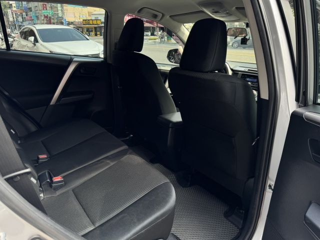 ♞經典版*全程原廠保養♞胎壓監控+LED頭尾燈+後座分離傾倒♞里程保證實跑11萬公里♞認證車可全貸♞  第13張相片