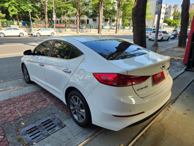 ♞Elantra 旗艦版 里程保證僅跑3萬公里♞定速巡航+盲點偵測+IKEY免鑰匙♞認證車可全貸♞  第4張相片