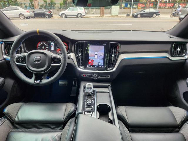 ♞B5 R-Design AWD 油電混合♞14只環繞揚聲器+雙前座電椅/座椅記憶/電熱椅/腰靠+ACC主動式跟車♞  第9張相片
