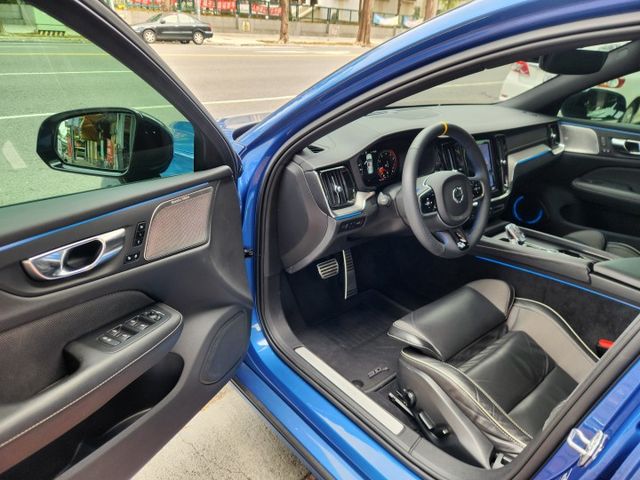 ♞B5 R-Design AWD 油電混合♞14只環繞揚聲器+雙前座電椅/座椅記憶/電熱椅/腰靠+ACC主動式跟車♞  第10張相片