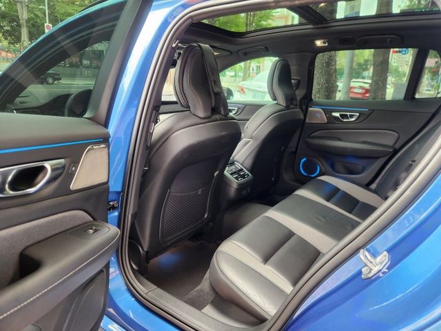 ♞B5 R-Design AWD 油電混合♞14只環繞揚聲器+雙前座電椅/座椅記憶/電熱椅/腰靠+ACC主動式跟車♞  第11張相片