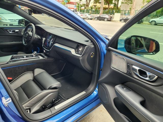 ♞B5 R-Design AWD 油電混合♞14只環繞揚聲器+雙前座電椅/座椅記憶/電熱椅/腰靠+ACC主動式跟車♞  第12張相片