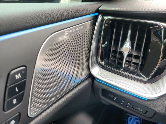 ♞B5 R-Design AWD 油電混合♞14只環繞揚聲器+雙前座電椅/座椅記憶/電熱椅/腰靠+ACC主動式跟車♞  第15張相片
