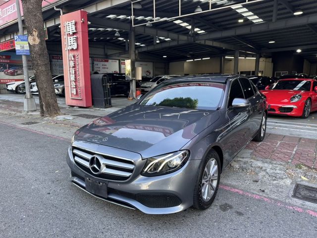 ♞E200 Avantgarde  里程實跑7萬公里♞ACC主動式跟車+雙前座電動座椅/座椅記憶/腰靠+免鑰匙啟動♞  第1張相片