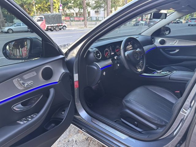 ♞E200 Avantgarde  里程實跑7萬公里♞ACC主動式跟車+雙前座電動座椅/座椅記憶/腰靠+免鑰匙啟動♞  第5張相片