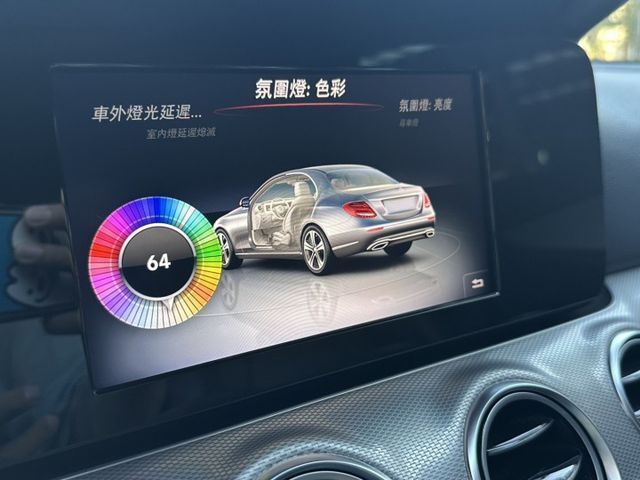 ♞E200 Avantgarde  里程實跑7萬公里♞ACC主動式跟車+雙前座電動座椅/座椅記憶/腰靠+免鑰匙啟動♞  第16張相片