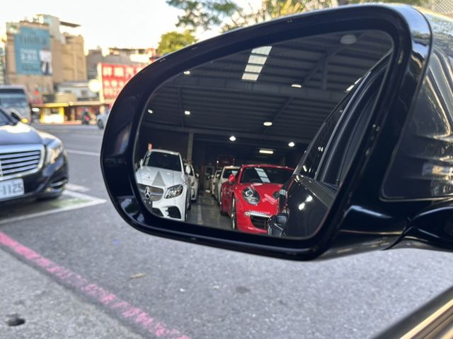 ♞E200 Avantgarde  里程實跑7萬公里♞ACC主動式跟車+雙前座電動座椅/座椅記憶/腰靠+免鑰匙啟動♞  第17張相片