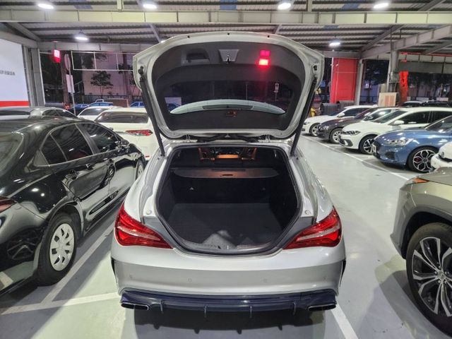 ♞Shooting Brake AMG CLA45 4MATIC 里程僅跑6萬公里♞動力配置亦有最大輸出高達381hp♞  第4張相片